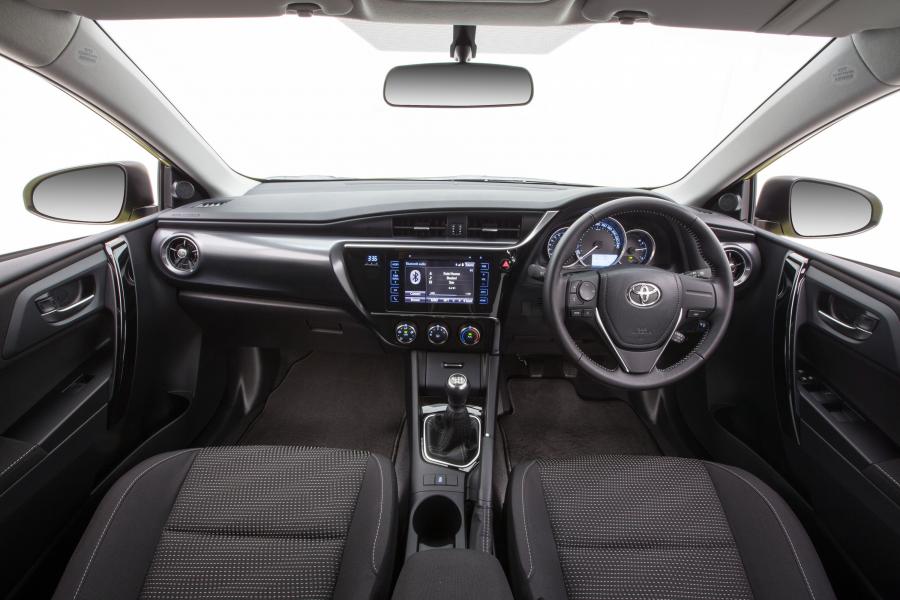  Toyota Corolla Ascent Sport 2015 года  (фото 4 из 6)